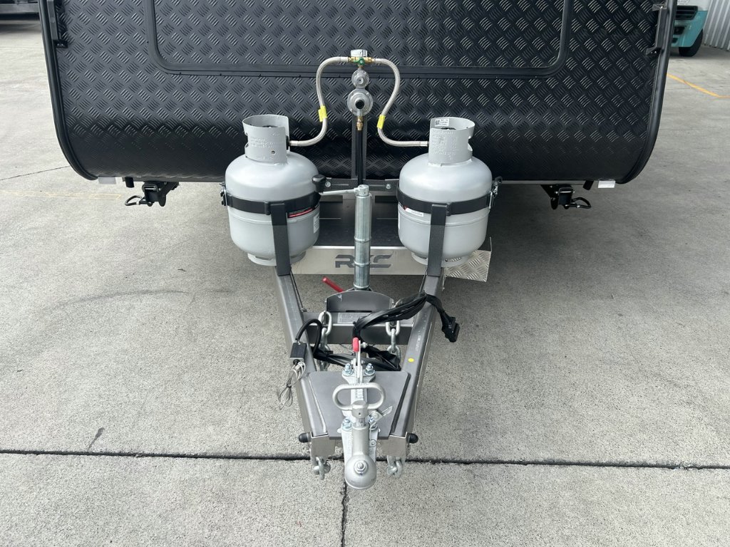 NEW 2026 SUPREME CLASSIC TOURER CARAVAN 2 AXLE