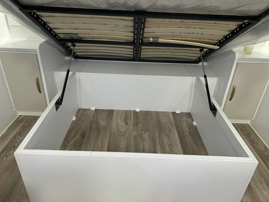 NEW 2026 SUPREME CLASSIC TOURER CARAVAN 2 AXLE