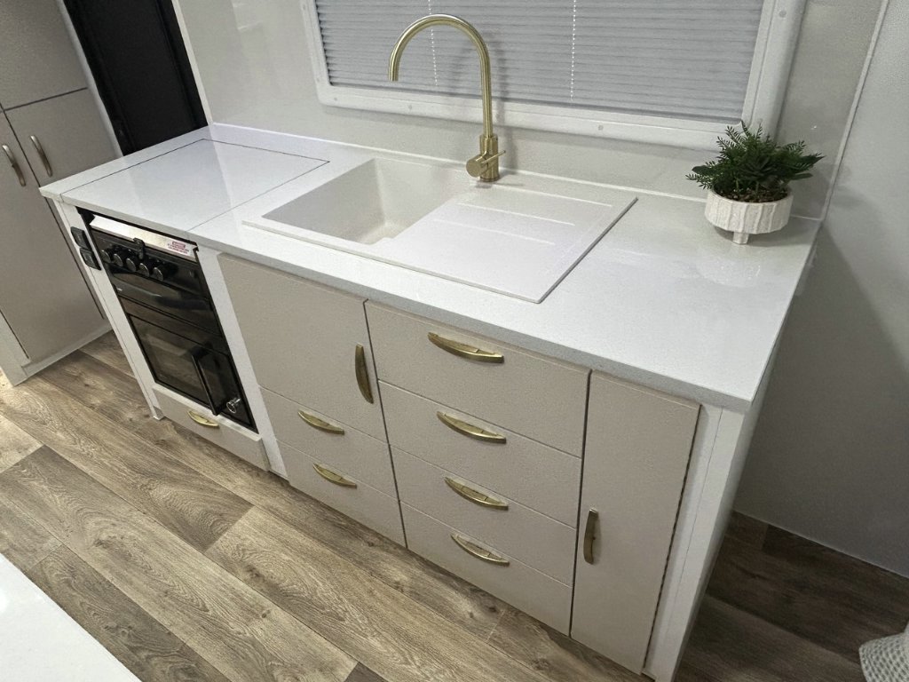 NEW 2026 SUPREME CLASSIC TOURER CARAVAN 2 AXLE