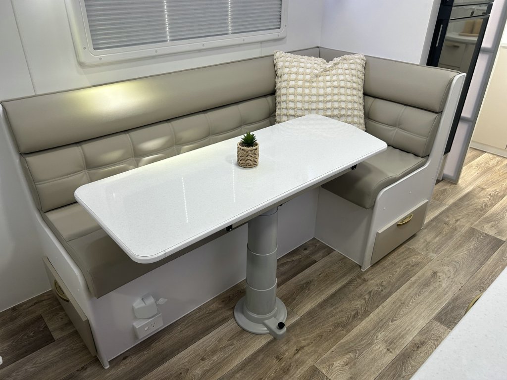 NEW 2026 SUPREME CLASSIC TOURER CARAVAN 2 AXLE