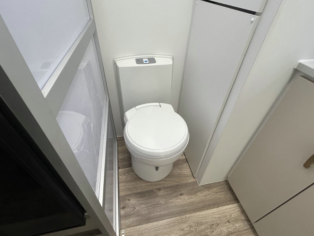 NEW 2026 SUPREME CLASSIC TOURER CARAVAN 2 AXLE