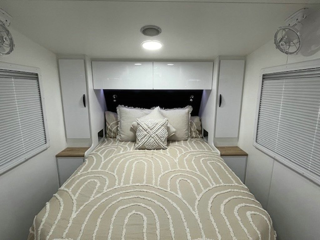 NEW 2025 SUPREME CLASSIC TOURER DIRT ROADER CARAVAN 2 AXLE