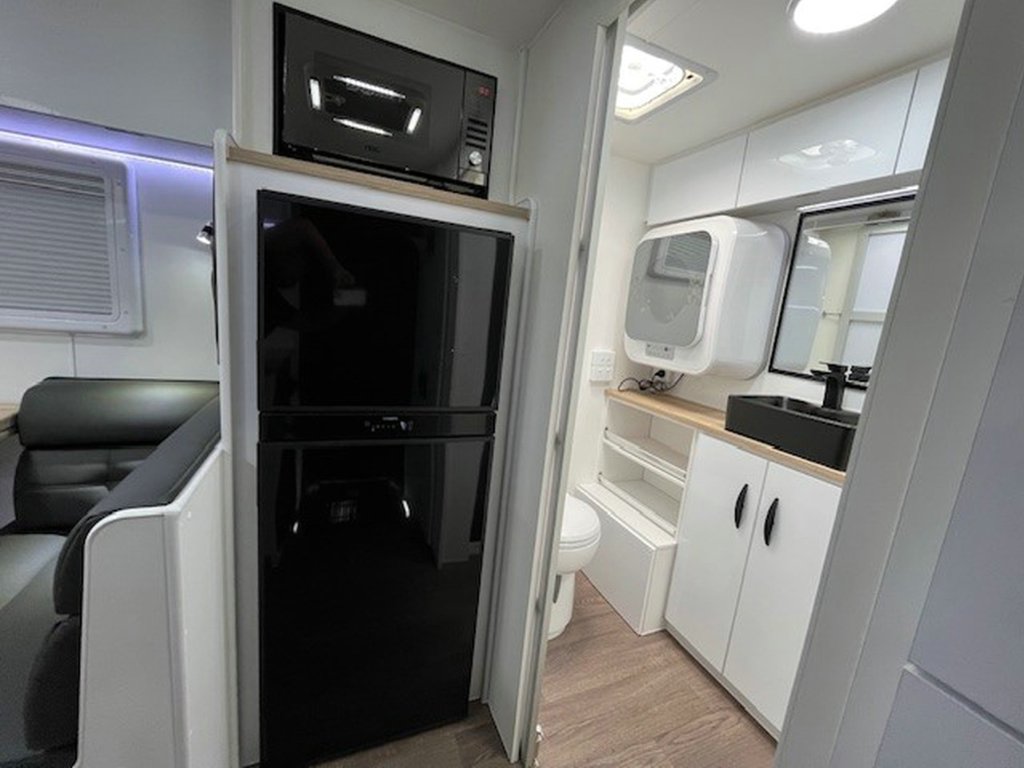 NEW 2025 SUPREME CLASSIC TOURER DIRT ROADER CARAVAN 2 AXLE