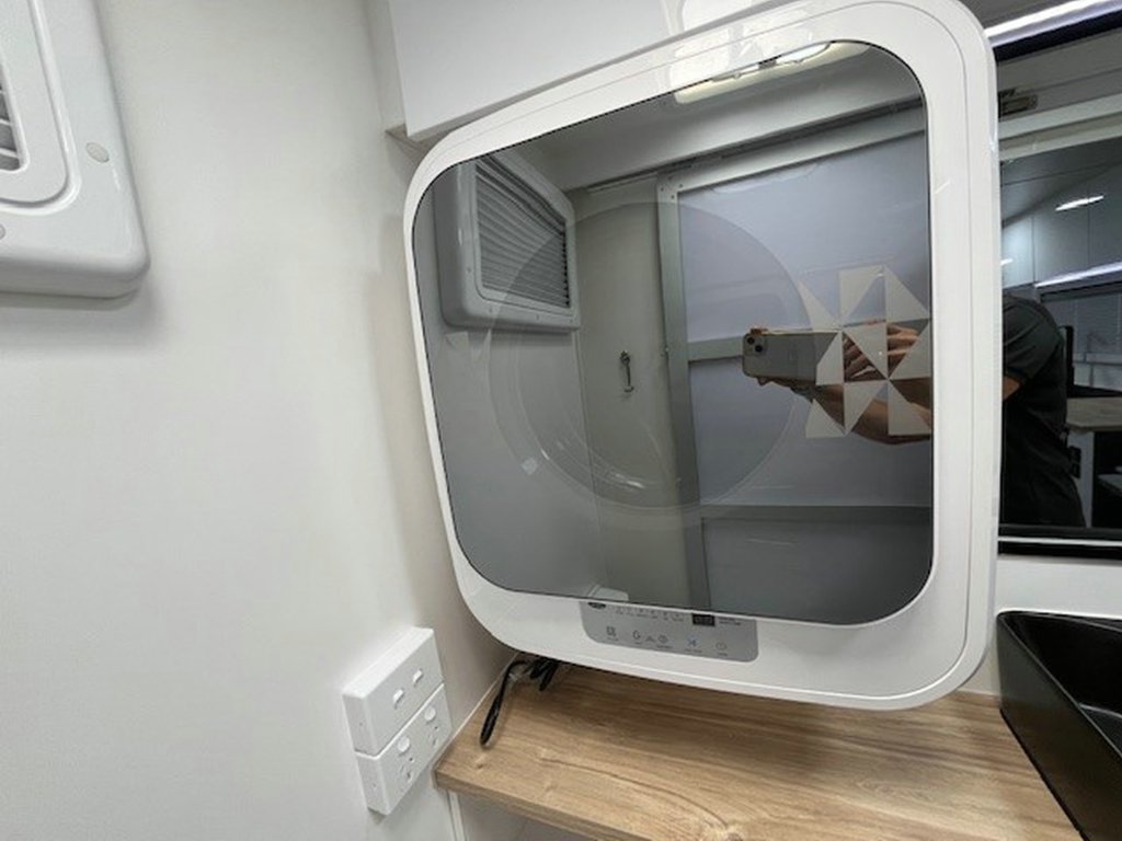 NEW 2025 SUPREME CLASSIC TOURER DIRT ROADER CARAVAN 2 AXLE