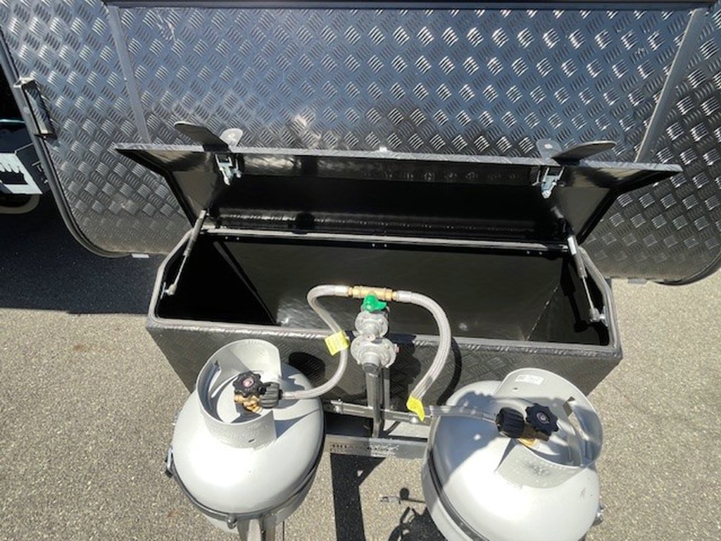 NEW 2025 SUPREME CLASSIC TOURER DIRT ROADER CARAVAN 2 AXLE