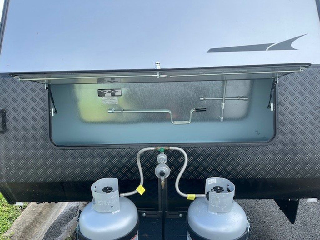 NEW 2025 LEADER CARAVANS GOLD LE CARAVAN 2 AXLE