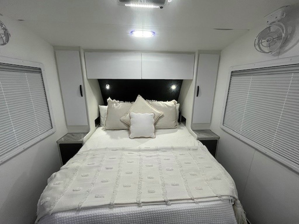 NEW 2025 LEADER CARAVANS GOLD LE CARAVAN 2 AXLE