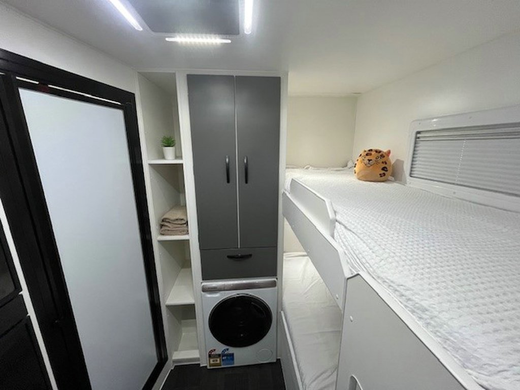 NEW 2025 LEADER CARAVANS GOLD LE CARAVAN 2 AXLE