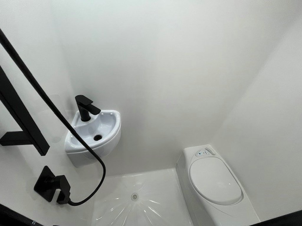 NEW 2025 LEADER CARAVANS GOLD LE CARAVAN 2 AXLE