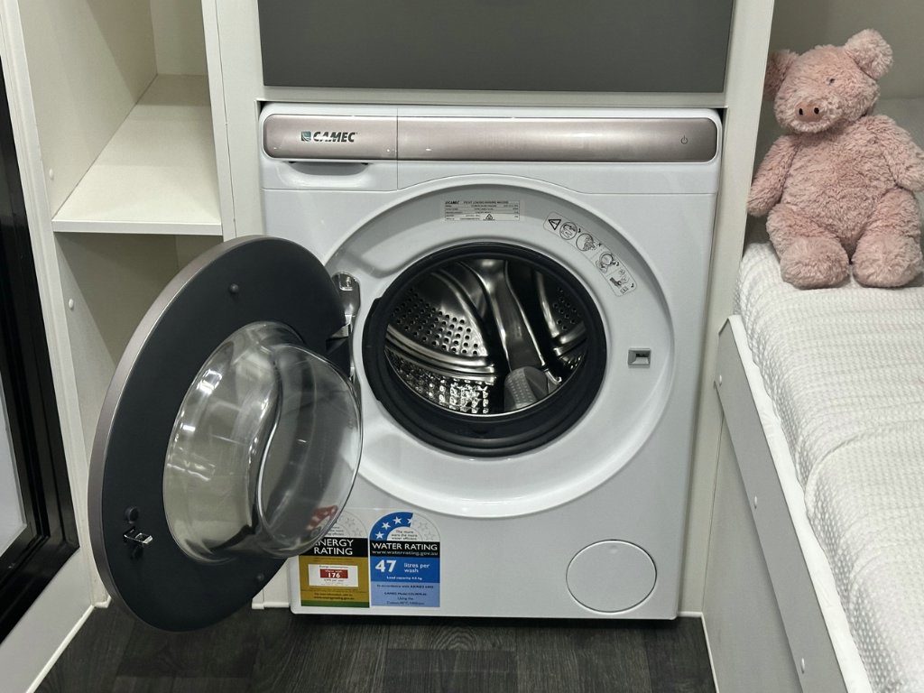 NEW 2025 LEADER CARAVANS GOLD LE CARAVAN 2 AXLE