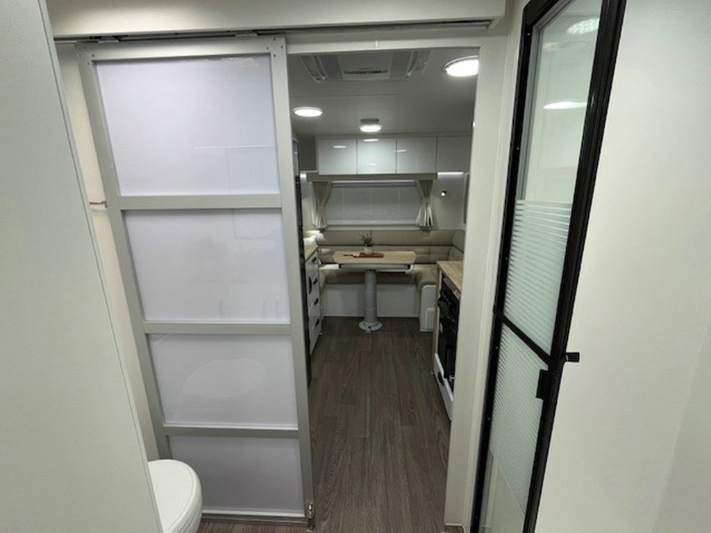 NEW 2025 SUPREME TERRITORY CARAVAN 2 AXLE