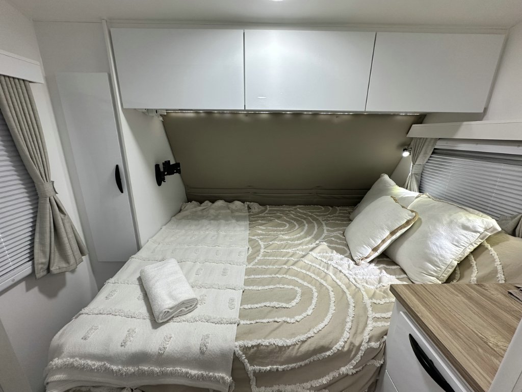NEW 2025 SUPREME TERRITORY CARAVAN 2 AXLE