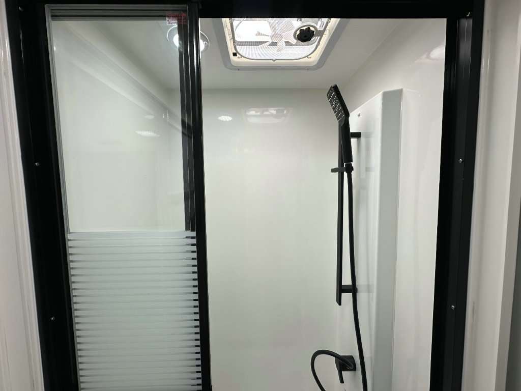 NEW 2025 SUPREME TERRITORY CARAVAN 2 AXLE