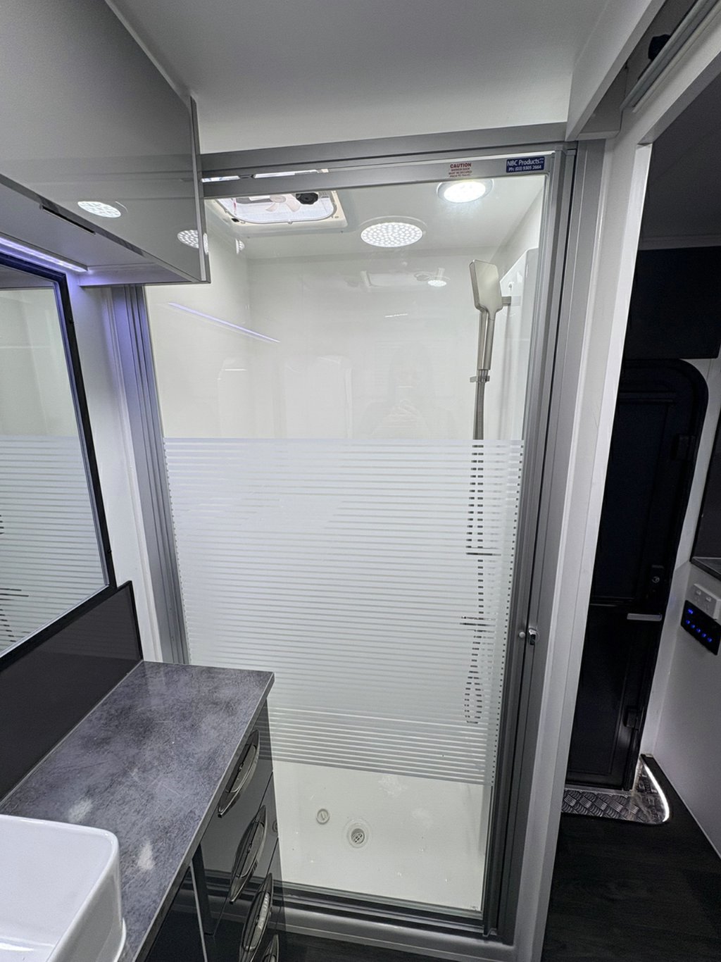 NEW 2026 SUPREME CLASSIC TOURER CARAVAN 1 AXLE