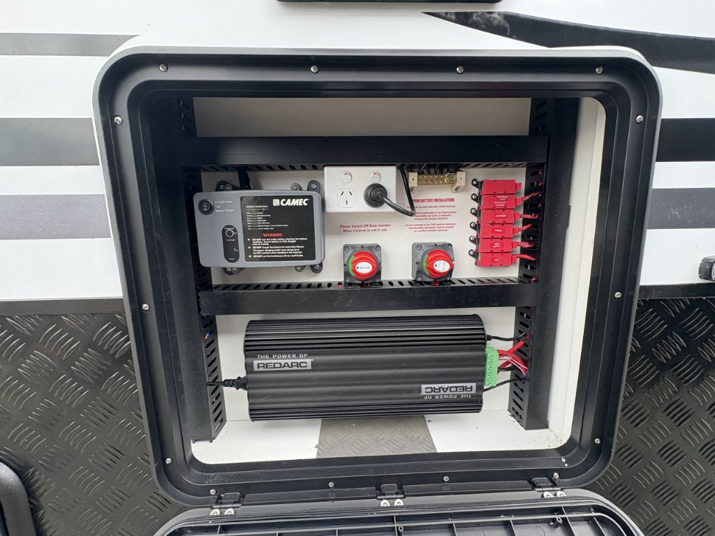 NEW 2026 SUPREME CLASSIC TOURER CARAVAN 1 AXLE