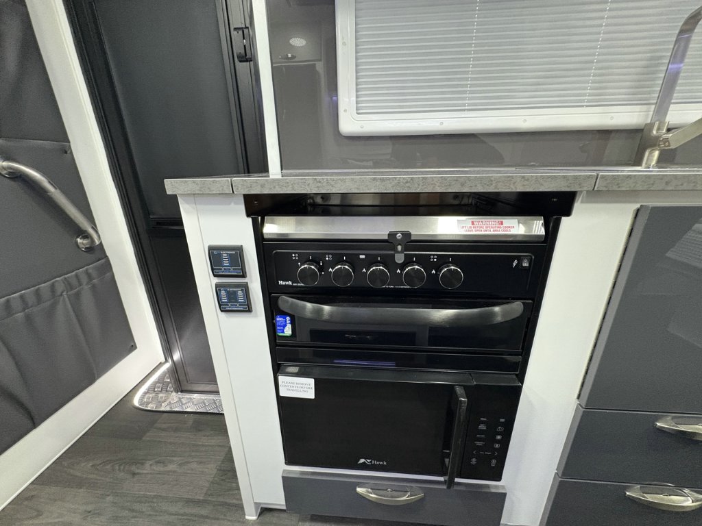 NEW 2026 SUPREME CLASSIC TOURER CARAVAN 1 AXLE