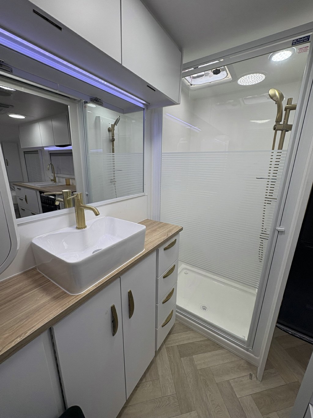 NEW 2026 SUPREME CLASSIC TOURER CARAVAN 1 AXLE