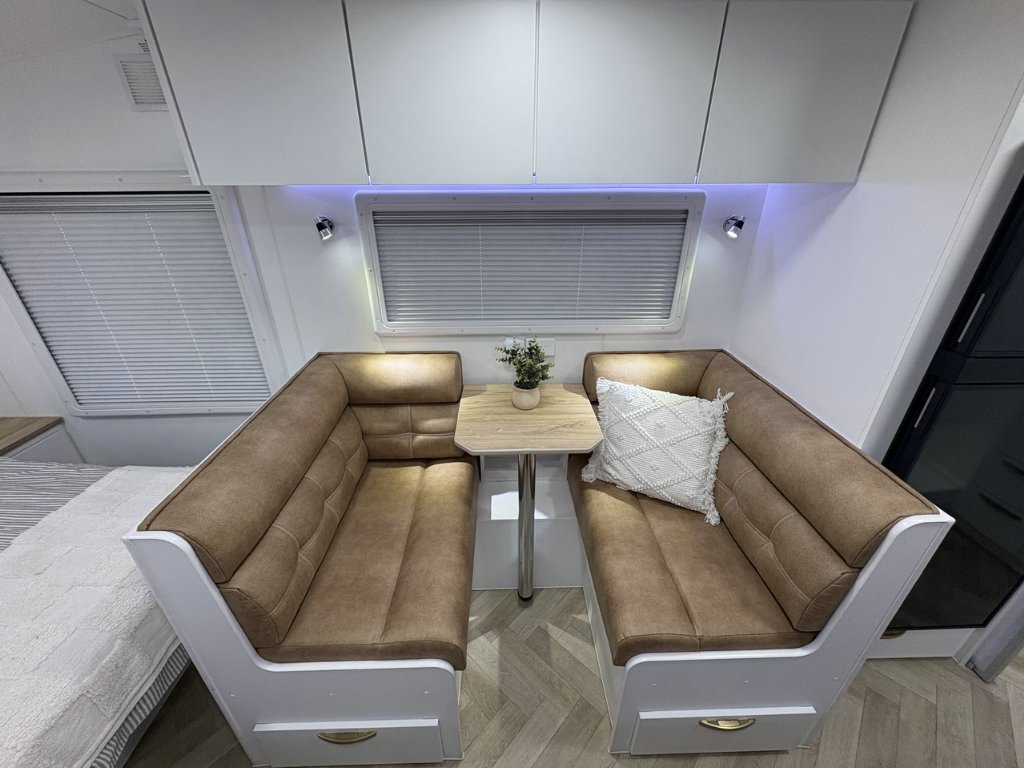 NEW 2026 SUPREME CLASSIC TOURER CARAVAN 1 AXLE