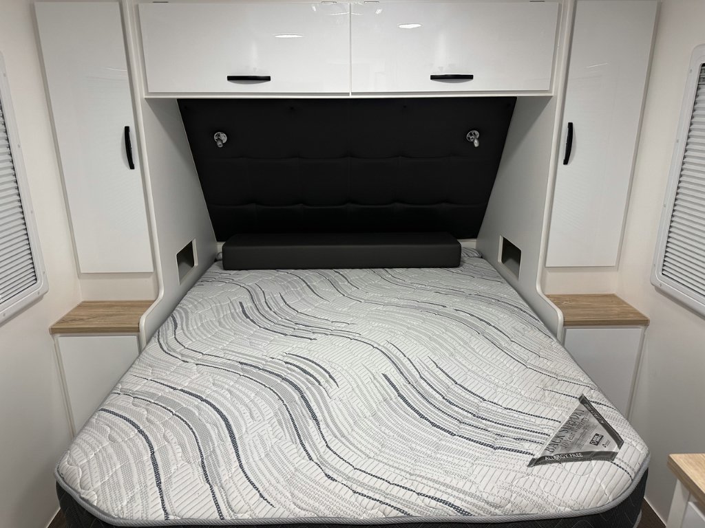 USED 2023 LEADER CARAVANS GOLD LE CARAVAN 2 AXLE