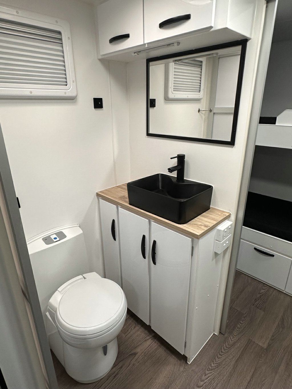 USED 2023 LEADER CARAVANS GOLD LE CARAVAN 2 AXLE