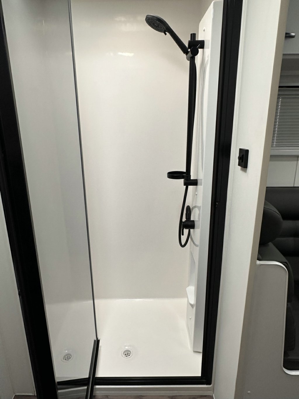 USED 2023 LEADER CARAVANS GOLD LE CARAVAN 2 AXLE