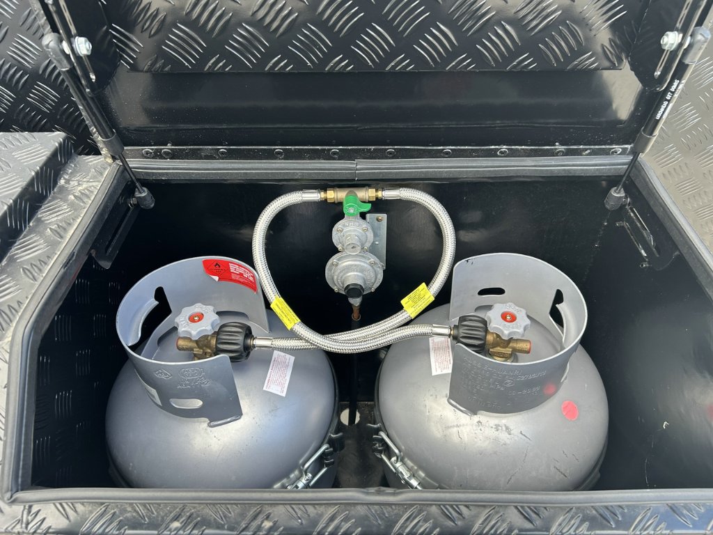 USED 2023 LEADER CARAVANS GOLD LE CARAVAN 2 AXLE