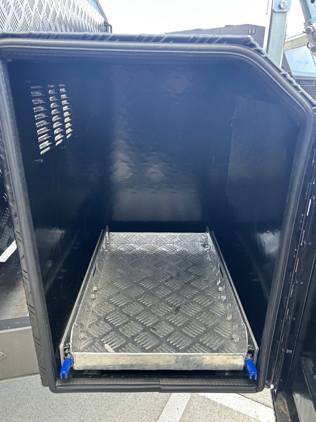 USED 2023 LEADER CARAVANS GOLD LE CARAVAN 2 AXLE