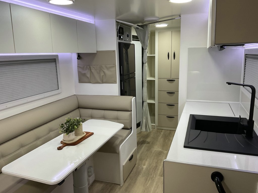 NEW 2025 SUPREME ECLIPSE SUNRAY CARAVAN 2 AXLE