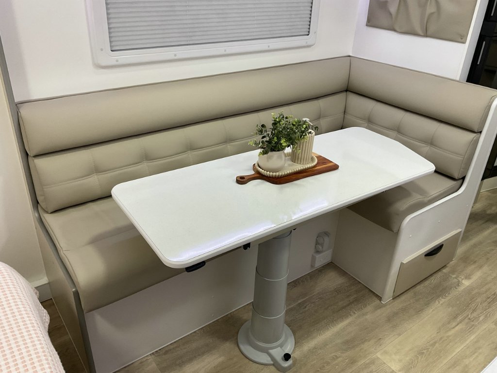 NEW 2025 SUPREME ECLIPSE SUNRAY CARAVAN 2 AXLE