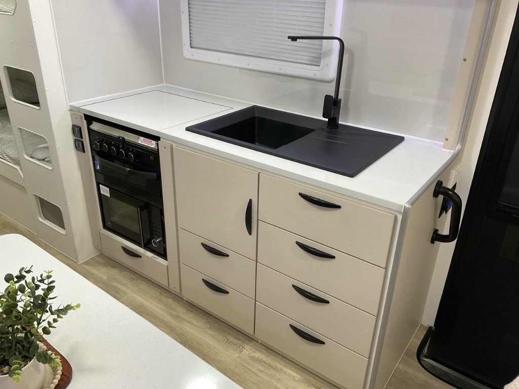 NEW 2025 SUPREME ECLIPSE SUNRAY CARAVAN 2 AXLE