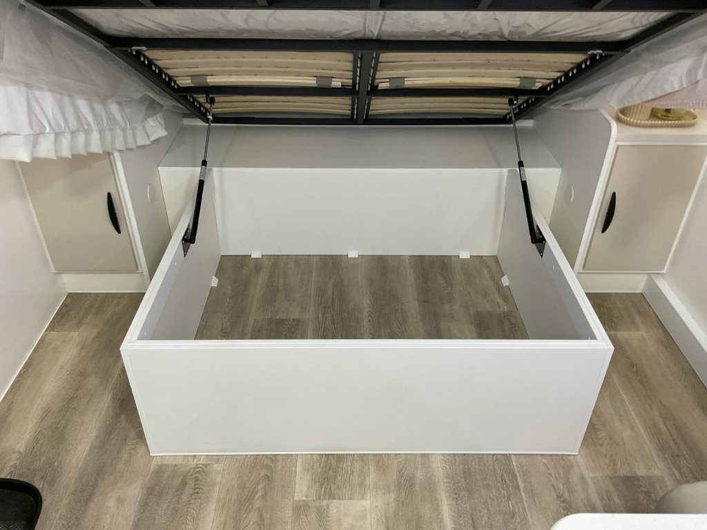 NEW 2025 SUPREME ECLIPSE SUNRAY CARAVAN 2 AXLE