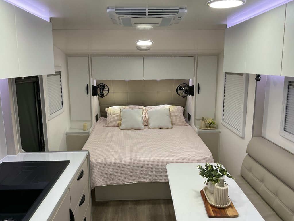 NEW 2025 SUPREME ECLIPSE SUNRAY CARAVAN 2 AXLE