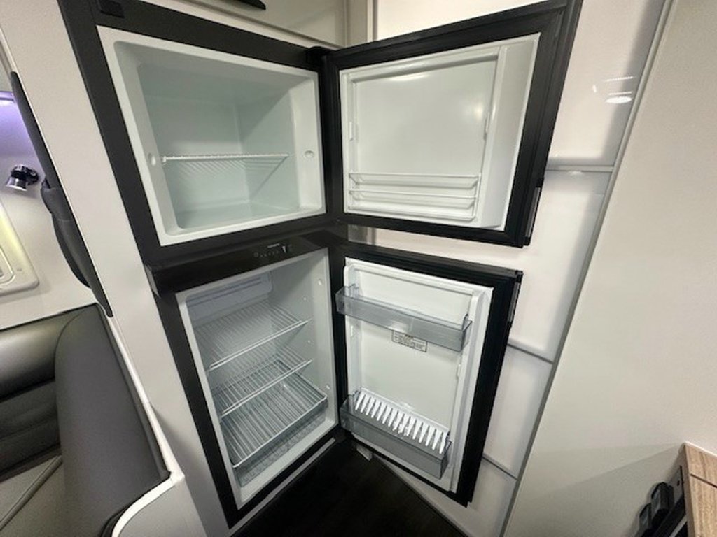 NEW 2025 SUPREME CLASSIC TOURER CARAVAN 1 AXLE