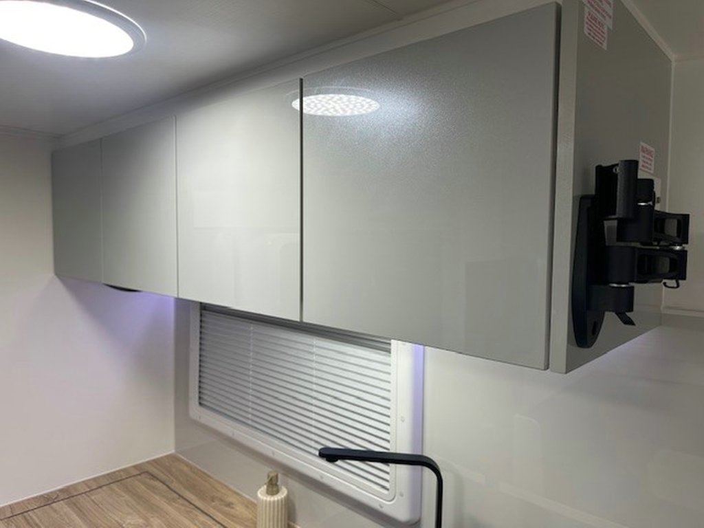 NEW 2025 SUPREME CLASSIC TOURER CARAVAN 1 AXLE