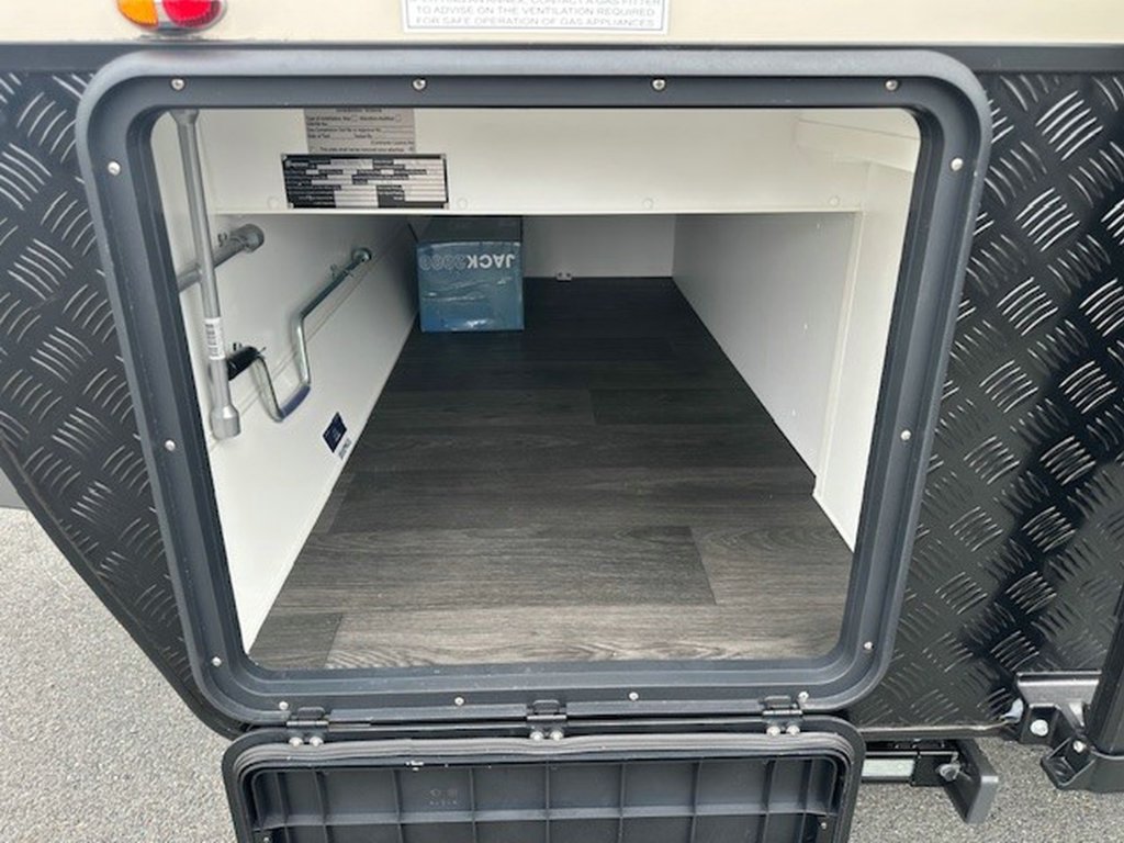 NEW 2025 SUPREME CLASSIC TOURER CARAVAN 1 AXLE