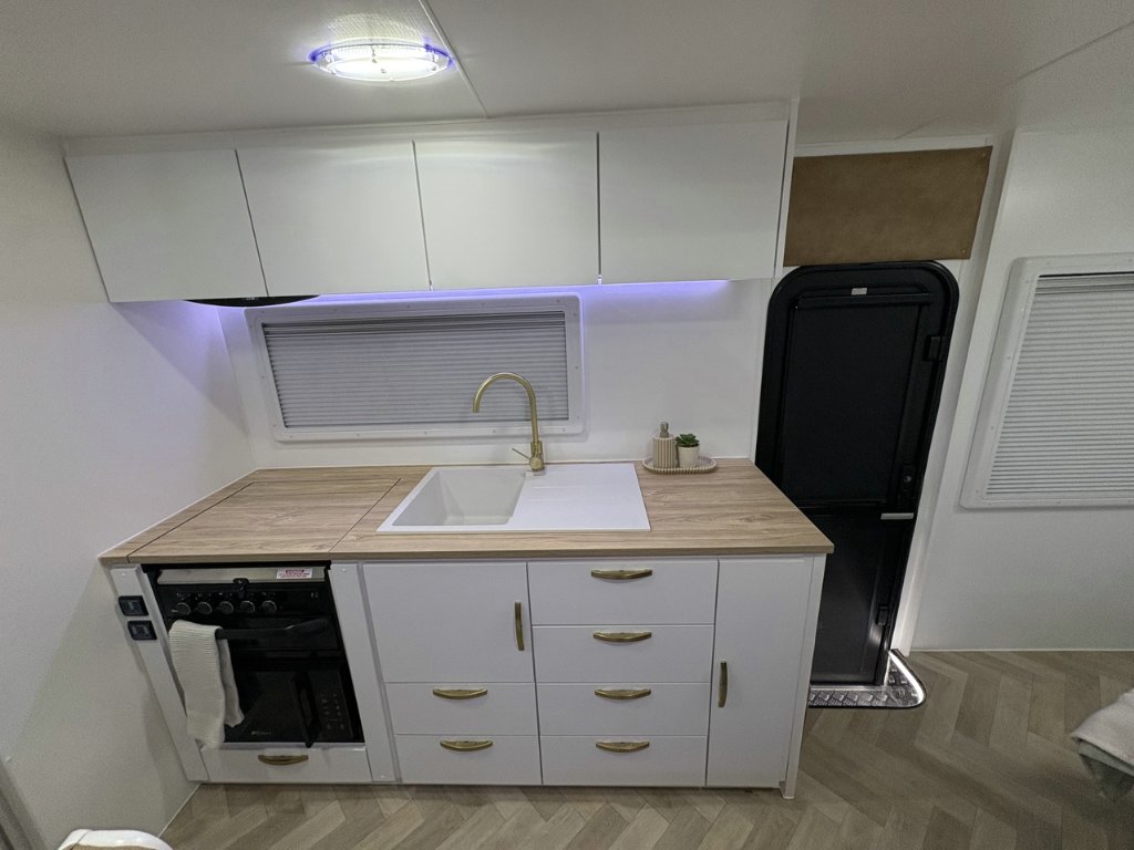 NEW 2026 LEADER CARAVANS GOLD LE CARAVAN 2 AXLE