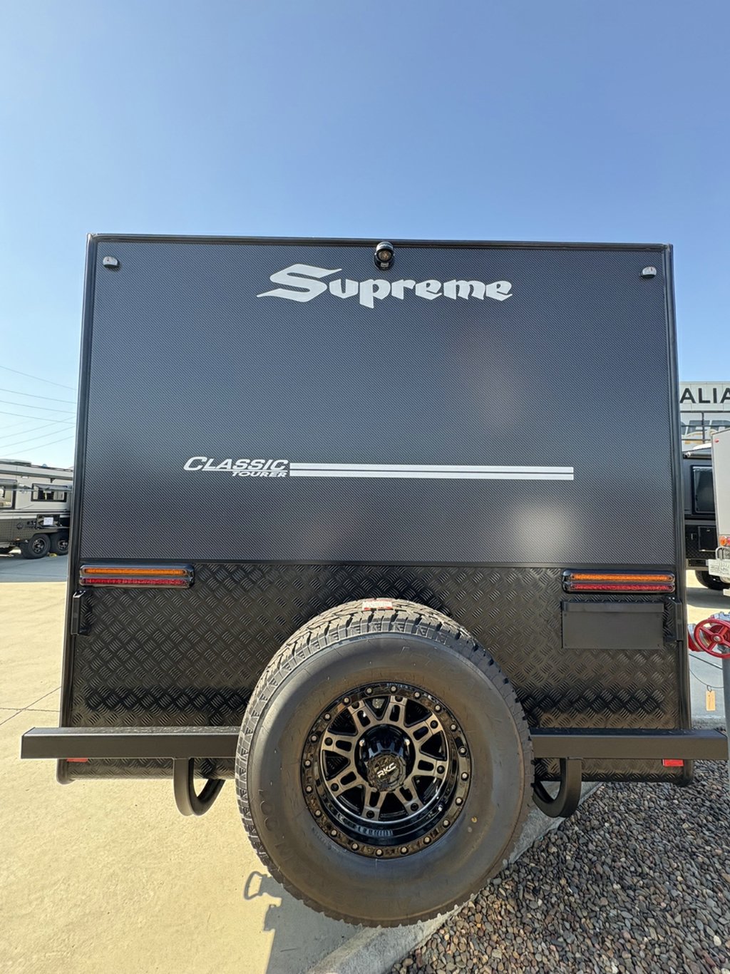 NEW 2026 SUPREME CLASSIC TOURER CARAVAN 2 AXLE