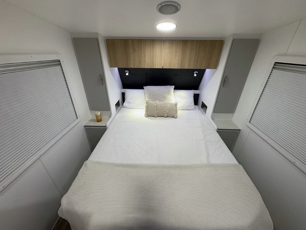 NEW 2026 SUPREME CLASSIC TOURER CARAVAN 2 AXLE