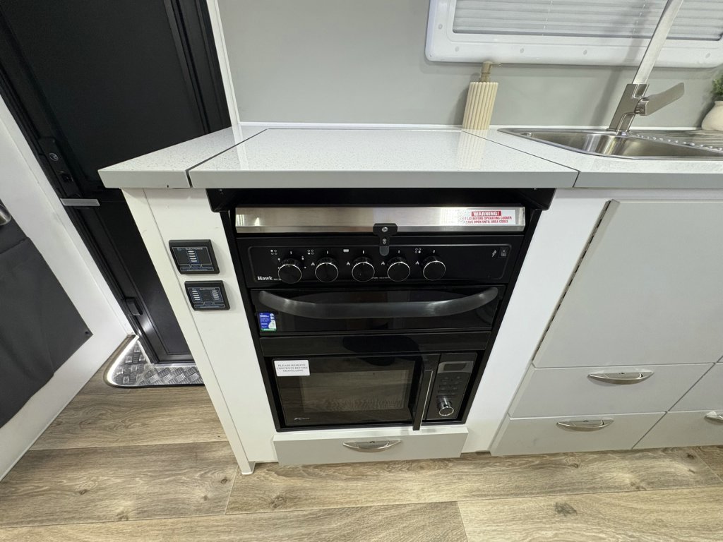 NEW 2026 SUPREME CLASSIC TOURER CARAVAN 2 AXLE