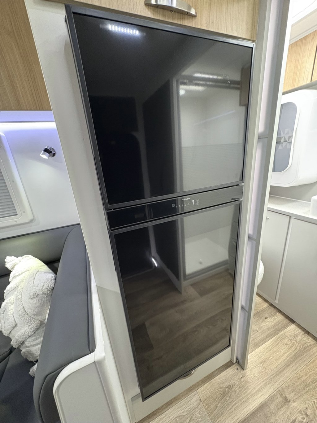 NEW 2026 SUPREME CLASSIC TOURER CARAVAN 2 AXLE