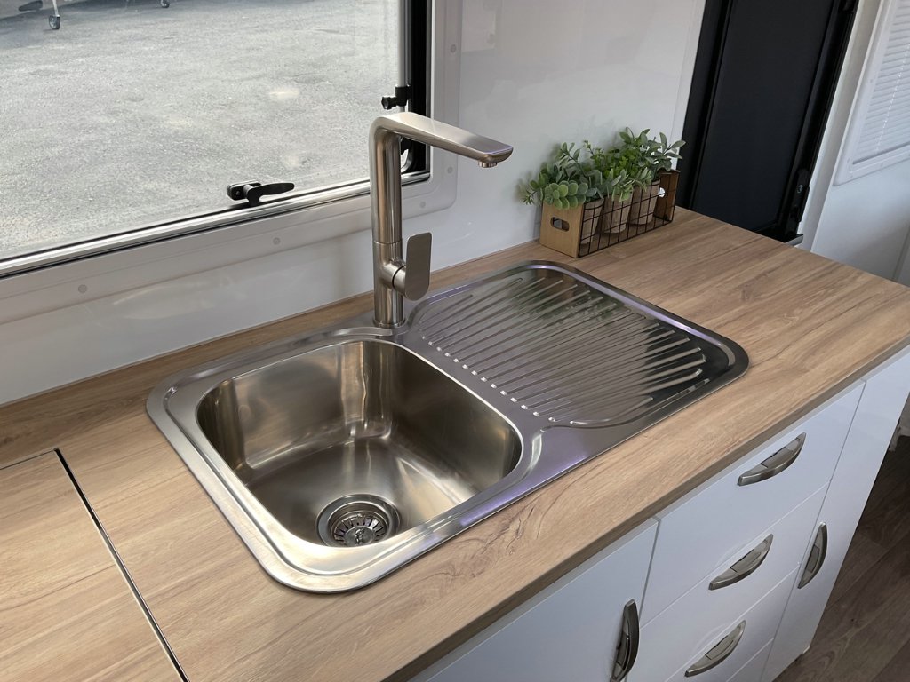 NEW 2026 LEADER CARAVANS GOLD LE CARAVAN 2 AXLE