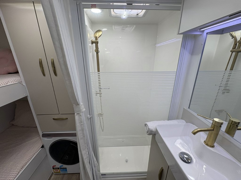 NEW 2026 LEADER CARAVANS GOLD LE CARAVAN 2 AXLE