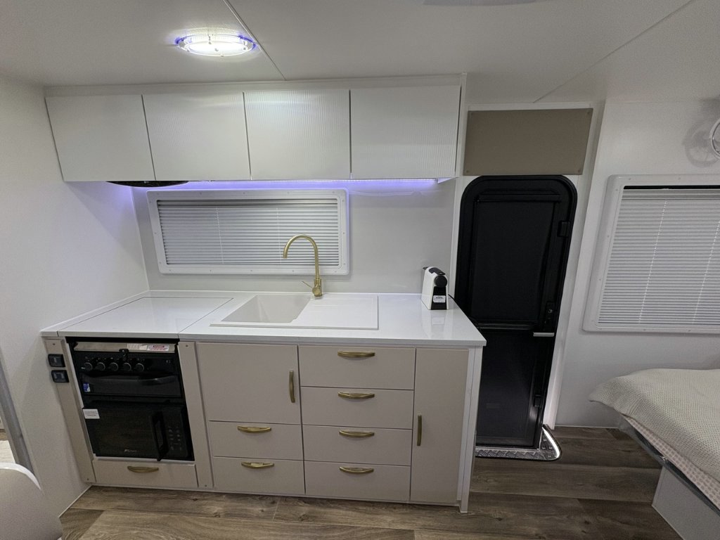 NEW 2026 LEADER CARAVANS GOLD LE CARAVAN 2 AXLE