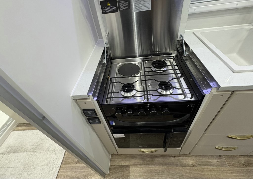 NEW 2026 LEADER CARAVANS GOLD LE CARAVAN 2 AXLE