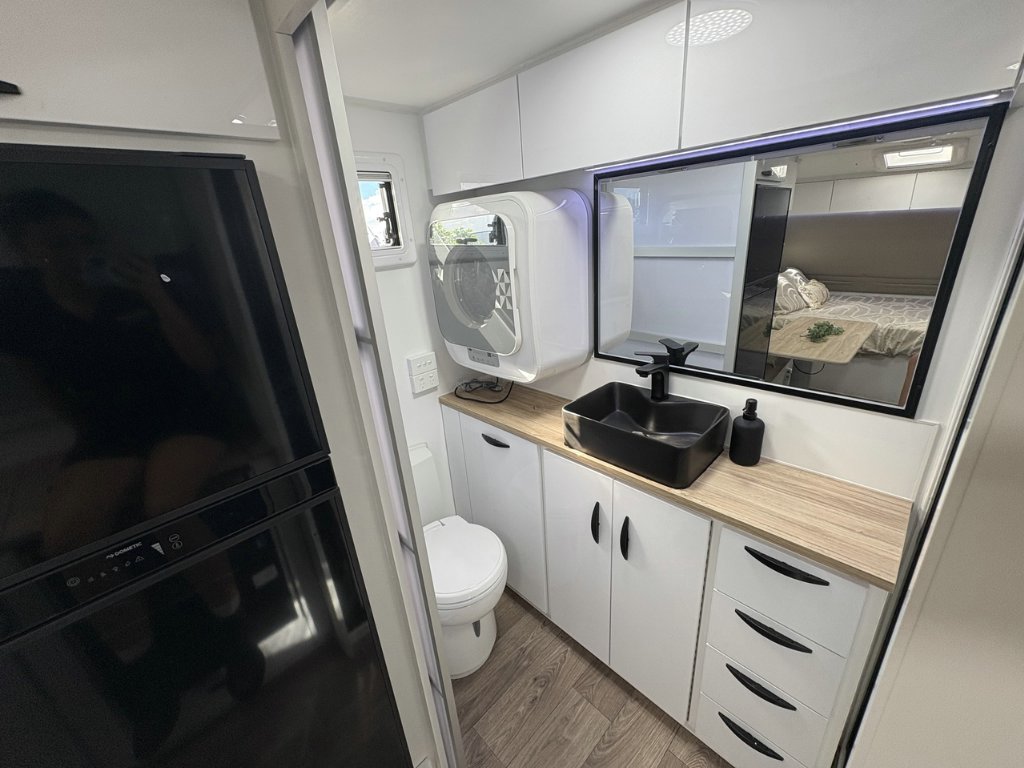 NEW 2026 SUPREME TERRITORY CARAVAN 1 AXLE