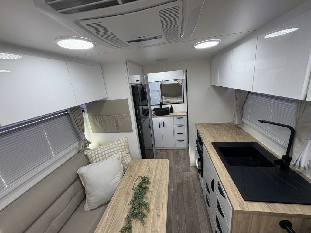 NEW 2026 SUPREME TERRITORY CARAVAN 1 AXLE