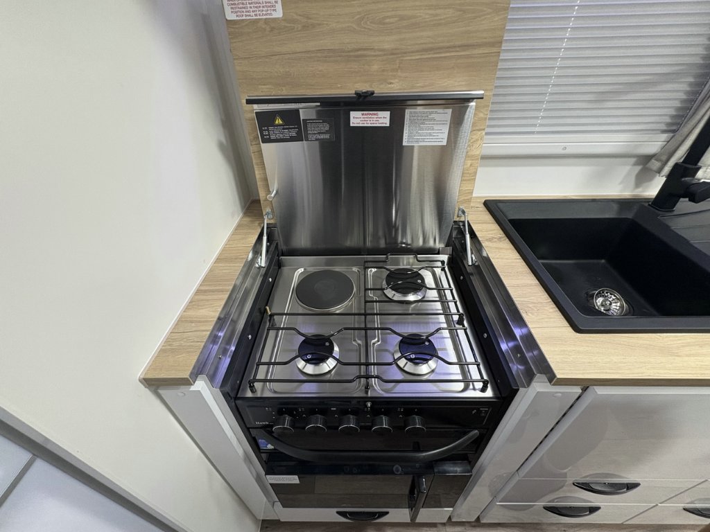 NEW 2026 SUPREME TERRITORY CARAVAN 1 AXLE