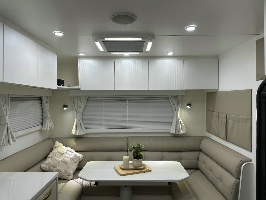 NEW 2026 SUPREME EXECUTIVE CARAVAN 2 AXLE