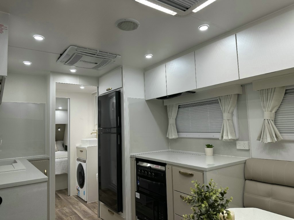 NEW 2026 SUPREME EXECUTIVE CARAVAN 2 AXLE