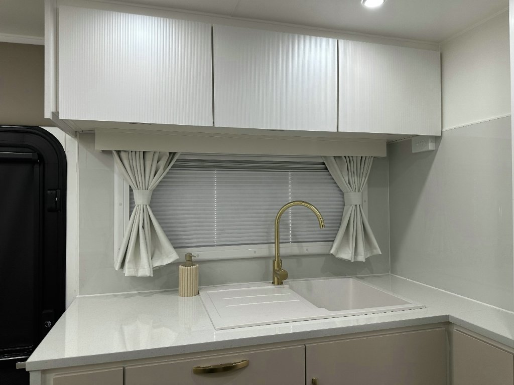 NEW 2026 SUPREME EXECUTIVE CARAVAN 2 AXLE